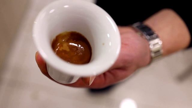 Epos Caffè - Quando è importante la temperatura della macchina? смотреть онлайн