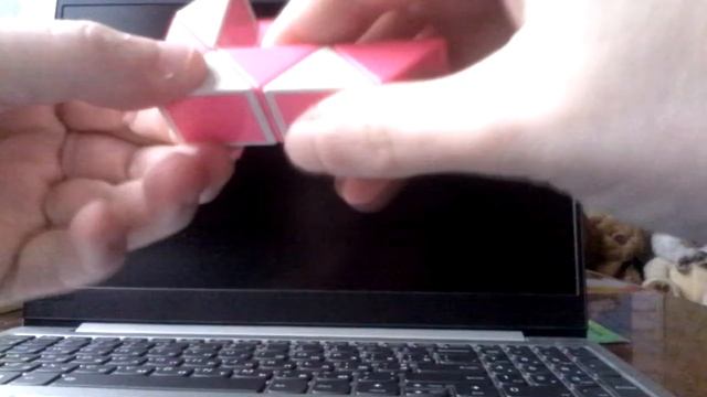 Самый прикольный и простой способ сделать подставку из змейки для кубика Рубика! смотреть онлайн