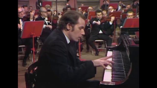 Glenn Gould - Beethoven, Concerto No. 5 in E-flat major op.73 _Emperor_ - Part 1 (OFFICIAL) смотреть онлайн