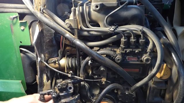 John Deere Repair - Fuel Filter / Throttle Bracket - 655, 755, 855, 955 смотреть онлайн