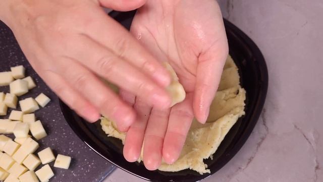 Приготуйте цю смакоту з картоплі та сиру| Картопляно-сирні кульки. смотреть онлайн