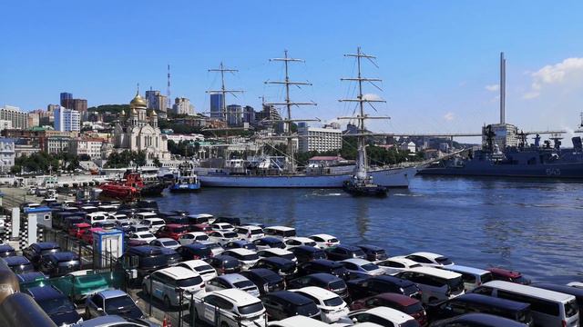 ПУС Надежда швартуется. Порт Владивосток. смотреть онлайн