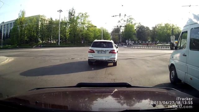 Регистратор GS6000 на Ambarella A5S30 c GPS - День смотреть онлайн