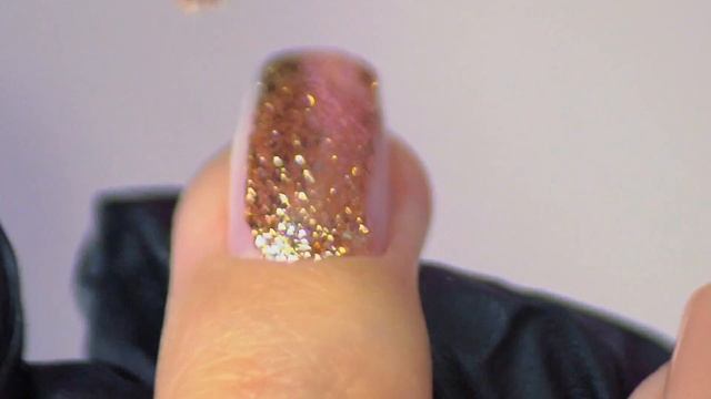 Нанесение гель-лака и жидкой фольги | Гель-лаки Lovely смотреть онлайн