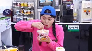 Круглосуточный магазин Лапша Десертная еда Мукбанг ДОНА DONA