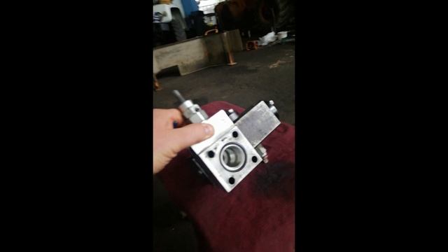 Ремонт гидросистемы АМКОДОР-342В (ЧАСТЬ 1 диагностика и ремонт гидросистемы погрузчика АМКОДОР) смотреть онлайн