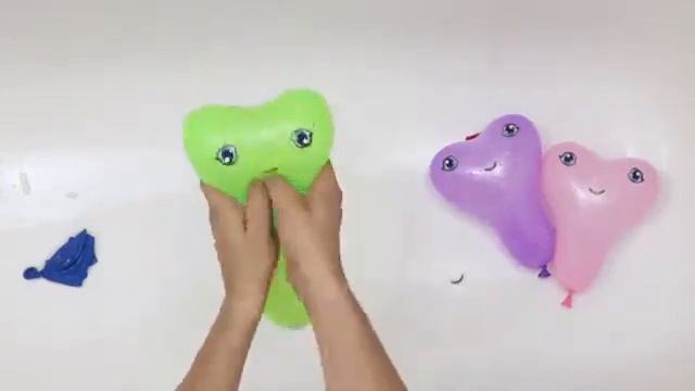 Reverse Happy Kids: Шарики с водой Песня на Английском Развивающее видео Учим цвета Лопаем шарики с смотреть онлайн