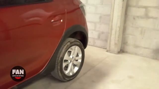 Renault Sandero Stepway 1.6 Dynamique смотреть онлайн