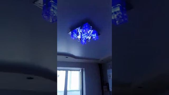 Люстра на натяжном потолке смотреть онлайн