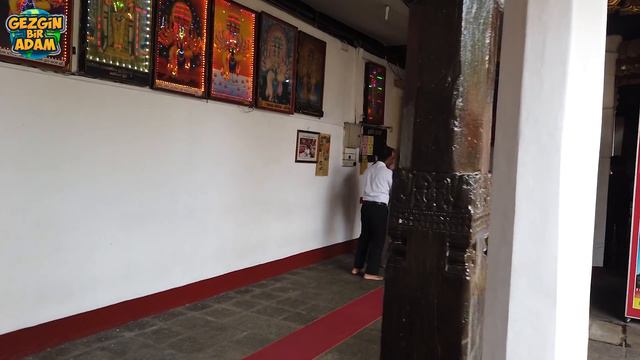 TAPINAKTA İLGİNÇ RİTÜELLER - Kandy, Sri Lanka смотреть онлайн