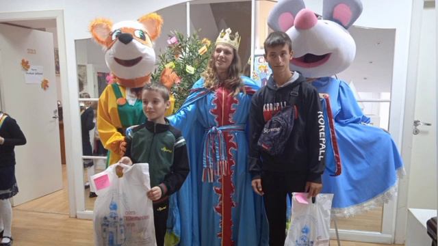 Донецк сегодня 04.09.2022 Вы собрали детей в школу! смотреть онлайн