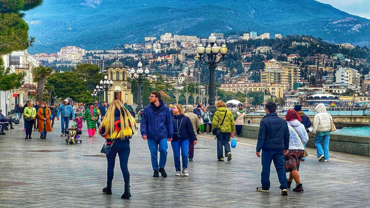 ЯЛТА СЕГОДНЯ. Народу здесь - не протолкнуться! КРЫМСКАЯ ВЕСНА 2024. смотреть онлайн