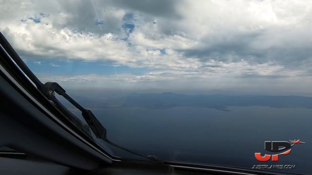Visual Steep Approach into Ajaccio Corsica | TUI E-190 Cockpit Views смотреть онлайн