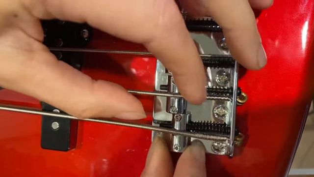 Adjusting saddle height without tools on Fender style guitar and bass bridges (no hex or Allen key) смотреть онлайн