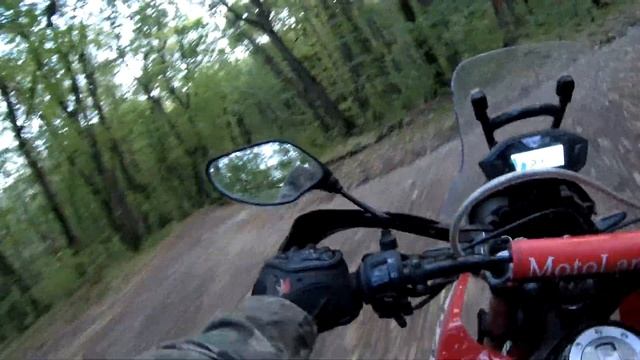 Motoland Dakar 250ST. По лесным тропкам на встречу с любимой. смотреть онлайн