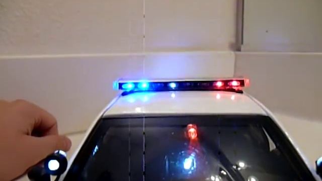 1/18 Oceanside CA. Police Ford Crown Vic W/Lights And Siren Multipattern Lightbar смотреть онлайн