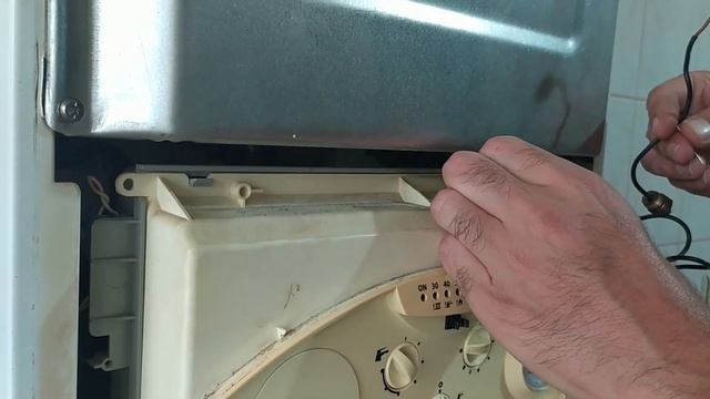 Kombi bar göstergesi arızası ve çözümü. Kombi su basınç göstergeniz çalışmıyor ise mutlaka izleyin. смотреть онлайн
