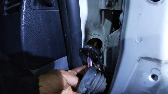 Замена зеркала Спринтер A9068102093 W906 правое смотреть онлайн