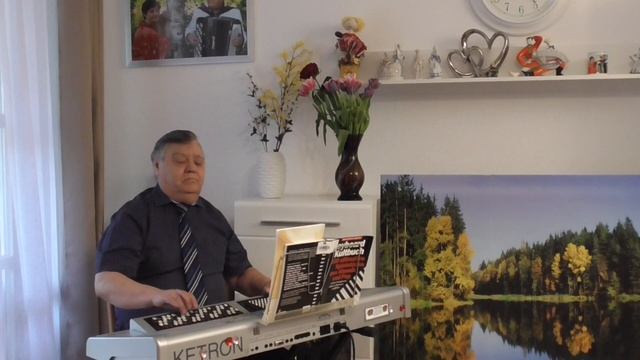 Муз.Е.Родыгин"Свердловский вальс" исп.В.Мозбах. смотреть онлайн