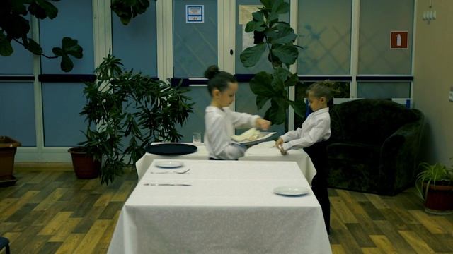 Ресторан.mp4 смотреть онлайн