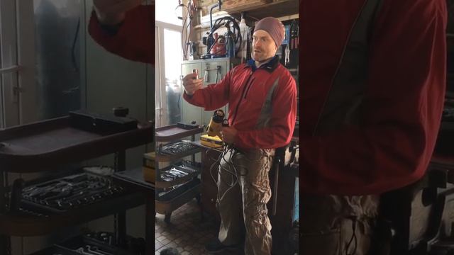 Фен строительный (термовоздуходувка) DEWALT D26414 Видеоотзыв (обзор) Игоря смотреть онлайн