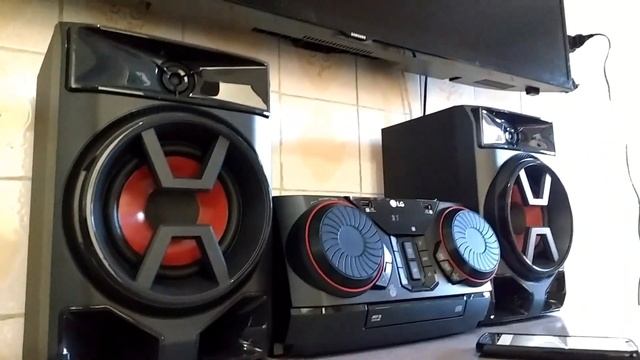 XBOOM CK43 Mini System LG. смотреть онлайн