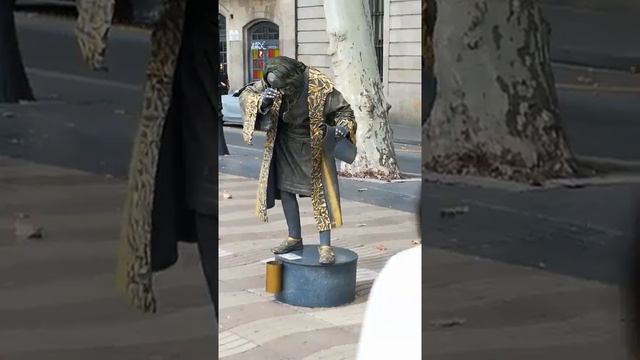 Barcelona. Las Ramblas. Живые статуи смотреть онлайн