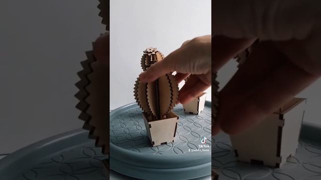 деревянные кактусы в горшочках. высота от 13 до 16 см. смотреть онлайн