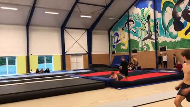 Dennis Kristensen - Vesterlund efterskole 17/18 смотреть онлайн