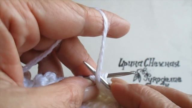 Классный, объёмный и эффектный узор спицами для вязания шапок и аксессуаров смотреть онлайн