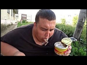 На что готов мужик ради 300 руб / Целая банка Сюрстрёмминга