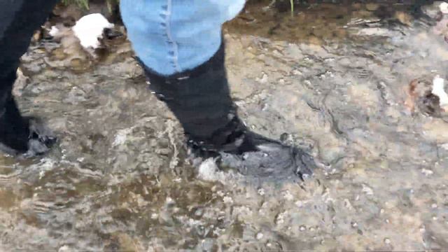 My Geox leather Boots, Snow and a relaxing walk in the Muddy Creek смотреть онлайн