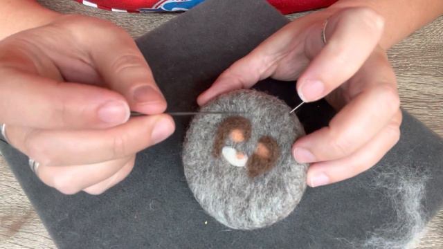How to needle felt a nativity Christmas ornament - tutorial смотреть онлайн