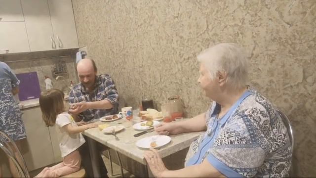 И Пусть Весь Мир Подождет смотреть онлайн