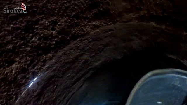 Внутри колодца.