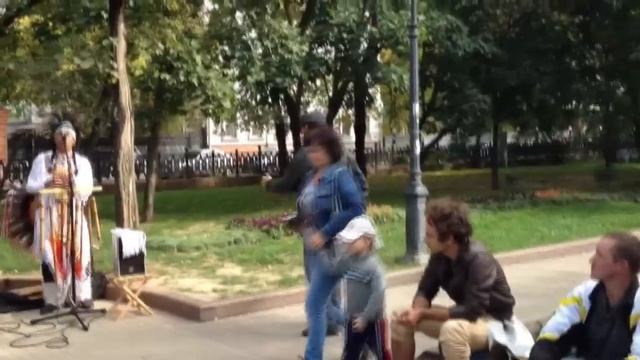 Дикие танцы, уличных профессионалов ))) смотреть онлайн