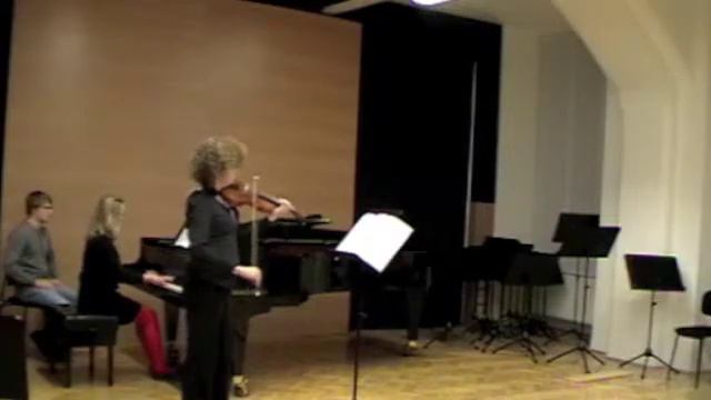 Emer Kinsella performs Piazola La Grand Tango смотреть онлайн