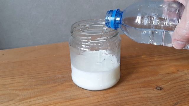 СРОЧНО ДАЙТЕ РАССАДЕ МОЛОКО ПОТОМ БУДЕТЕ ДУМАТЬ КУДА ДЕВАТЬ УРОЖАЙ!!!!ПЕРВАЯ подкормка для рассады!