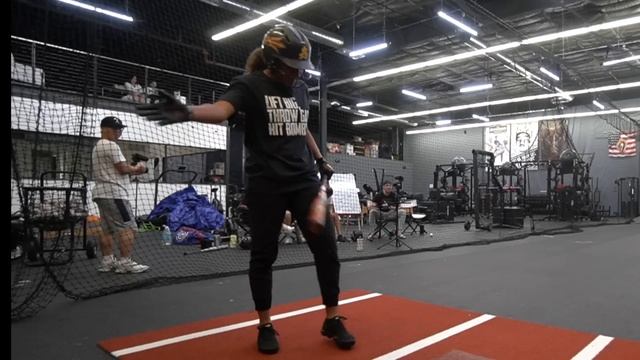 Can 3 Softball Girls Beat An MLB Pitcher? смотреть онлайн