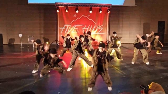 FIVE HILLS CHAMPIONSHIP ?? Моя группа "Dance masters" ? Я самая маленькая в группе ? смотреть онлайн