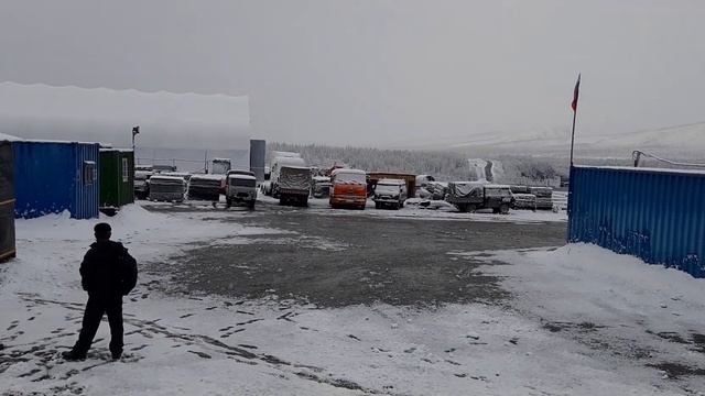 14 мая 2023 год. Выпал снег. Трасса Колыма Р 504. Вся жизнь в дороге смотреть онлайн