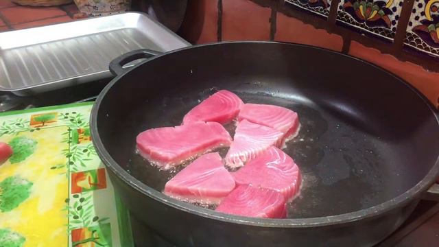 Atún Fresco Encebollado Con Papas Panaderas  Receta De Cuaresma