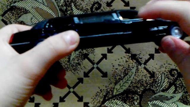 Обзор масштабной модели Lincoln Town Car от Kinsmart