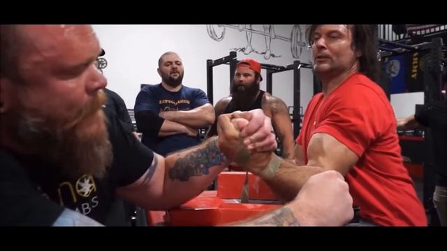 ARMWRESTLING Школьник и Девон Ларрат Правильный перевод смотреть онлайн