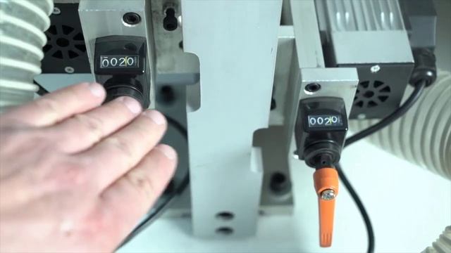 Автоматический-прямолинейный кромкооблицовочный станок IB 300 -SCL- смотреть онлайн