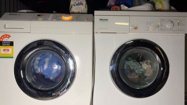 Wash Race Miele W487 vs Miele W828 Cotton 75 + Water Plus Full Cycle