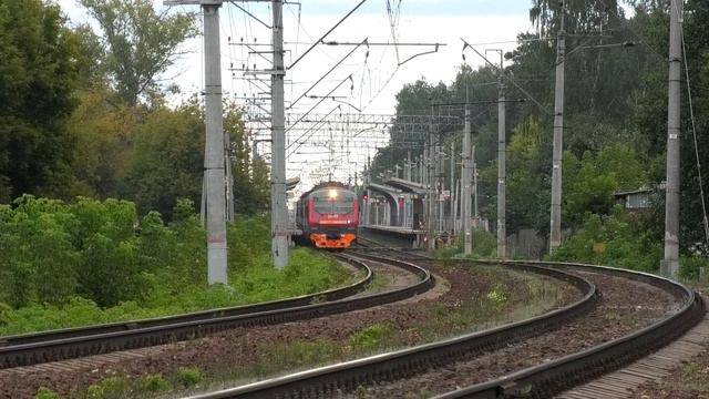 "Разукрашенный кософар". ЭД4М-0437 сообщением Фрязево - Москва (Ярославский вокзал) смотреть онлайн