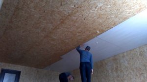 Монтаж панелей МДФ на потолок
