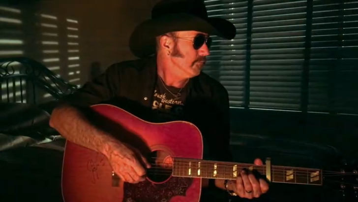 Supersuckers - Holdin' The Bag 2016 смотреть онлайн