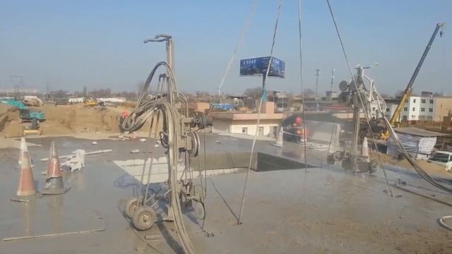 БОЛЬШИЕ ОБЪЕМЫ РЕЗКИ БЕТОНА ПРО НЕЁ - НОВАЯ КАНАТКА OUKAI SQ-90AM! смотреть онлайн